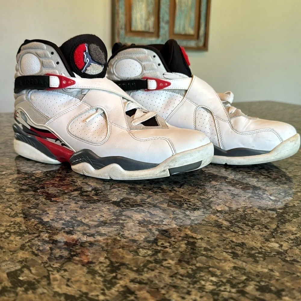 Air Jordan 8 retro bugs bunny with card White and Black Sneakers GUC 10